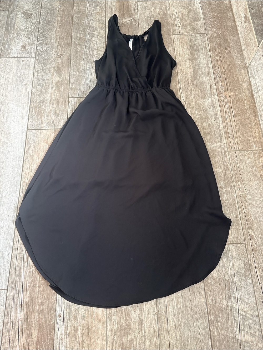 Elegant Black Sleeveless Maxi Dress with V-Neck